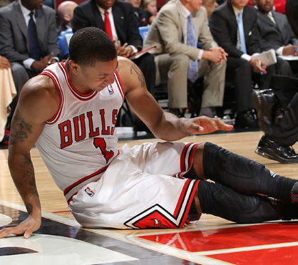 Pemain Basket yang Cedera Karena Dunk