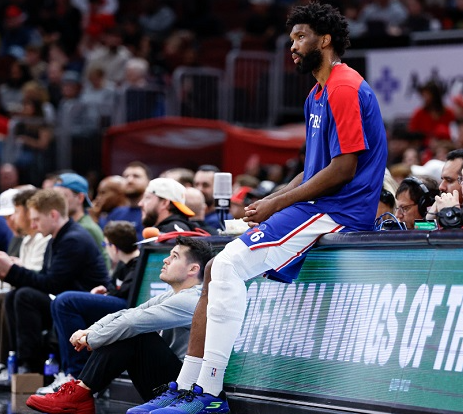76ers Khawatir Dengan Lututnya Jowel Embiid