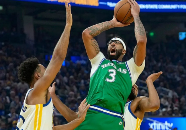 Anthony Davis Tidak Ingin Jalani Operasi