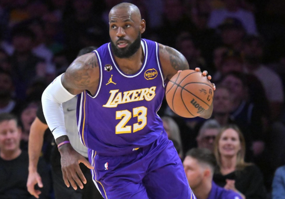 Lakers 124-104 Mavericks: LeBron 28-12-10 Rekor ruBa