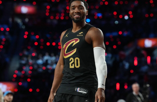 Mitchell Nyaman Bersama Dengan James Harden di Cavs